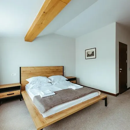 מלון Huston חוסט