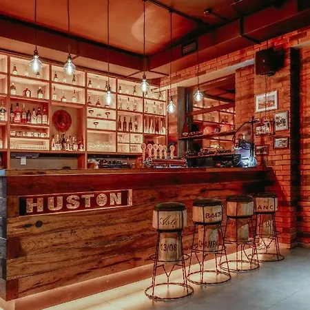 Отель Huston